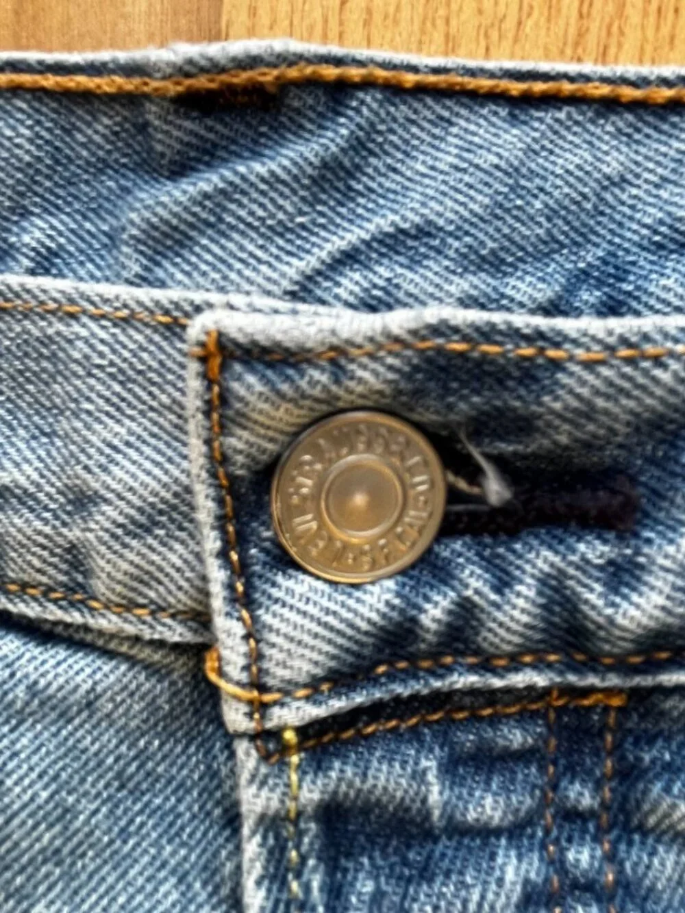 LEVIS 501 BUTTON FLY DESTRUCTED STRAIGHT LEG JEANS MEN’S sz 34W X 34L STRETCH